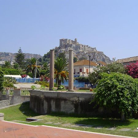Hotel Mediterraneo Roccella Ionica Exteriör bild